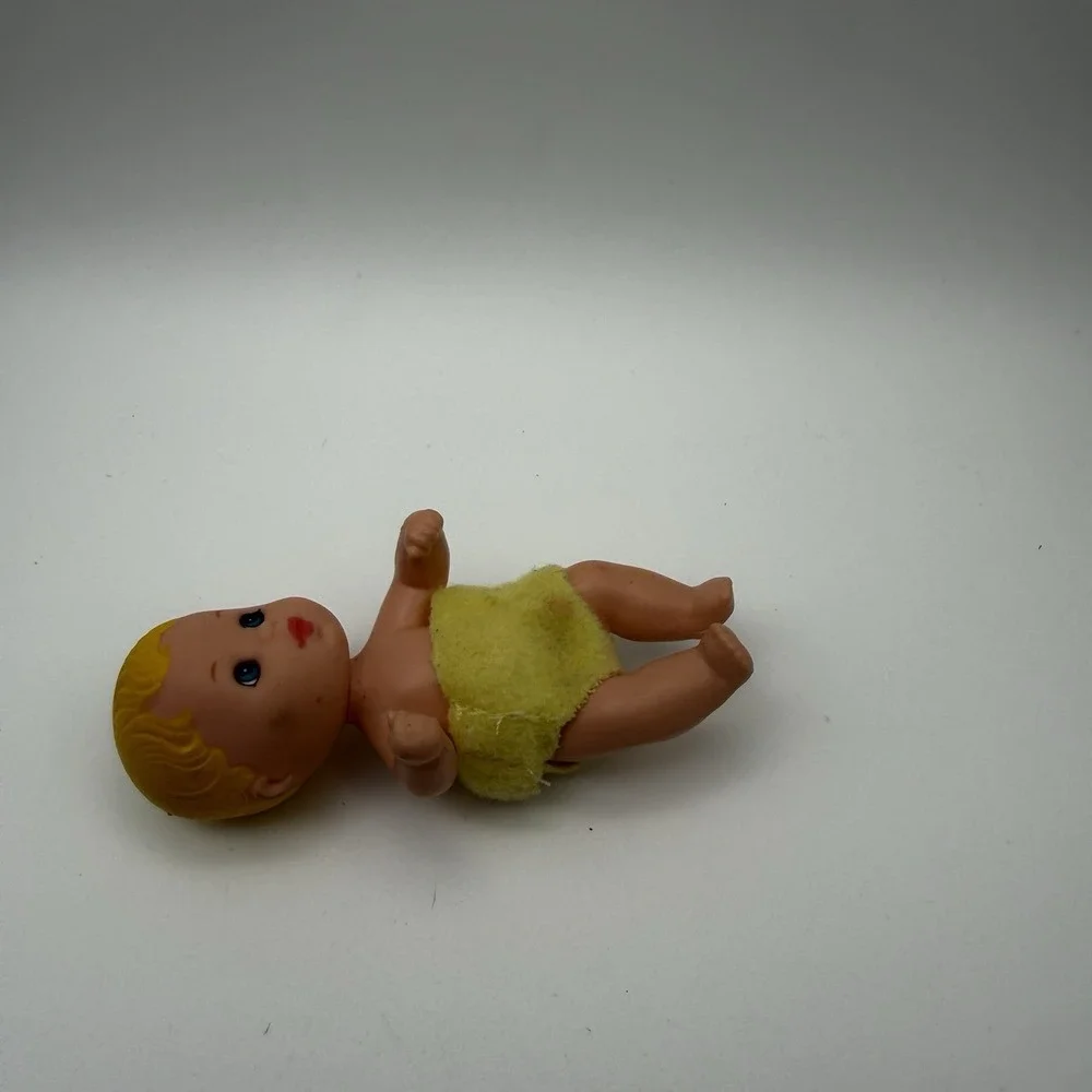 VTG Barbie Baby Doll Infant Yellow Diaper Krissy Boy Girl Babies Happy Blonde